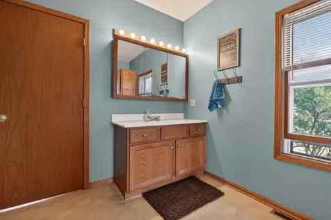2996 Highway 8 Dysart IA 52224