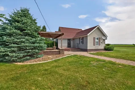 2996 Highway 8 Dysart IA 52224
