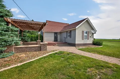 2996 Highway 8 Dysart IA 52224