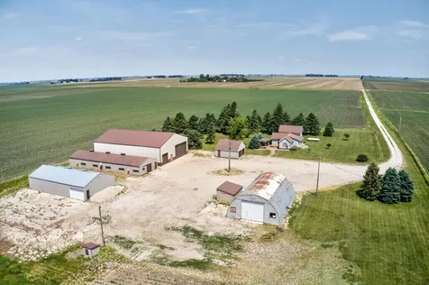 2996 Highway 8 Dysart IA 52224