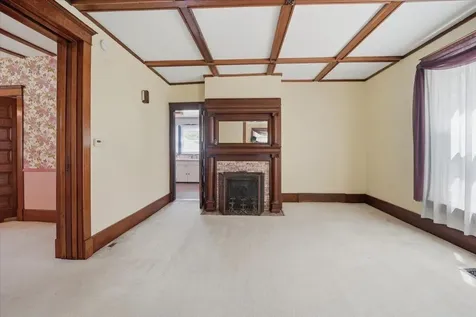 203 1st Avenue NE Oelwein IA 50662