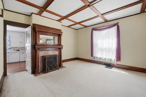 203 1st Avenue NE Oelwein IA 50662