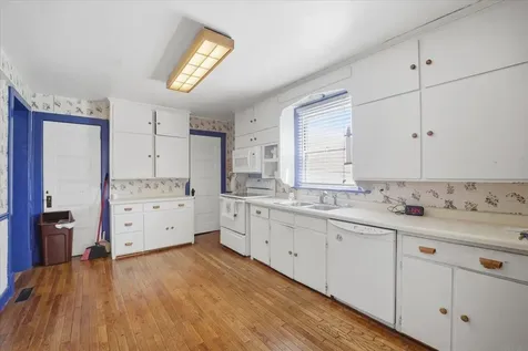 203 1st Avenue NE Oelwein IA 50662