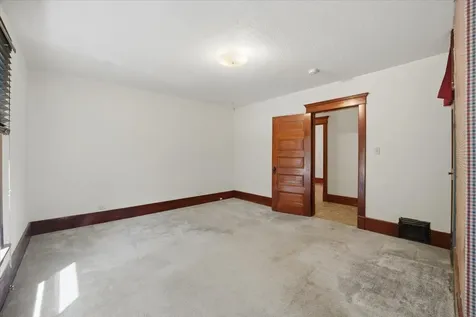 203 1st Avenue NE Oelwein IA 50662