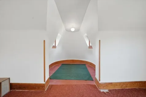203 1st Avenue NE Oelwein IA 50662