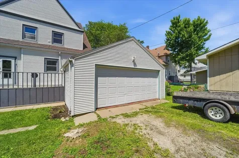203 1st Avenue NE Oelwein IA 50662