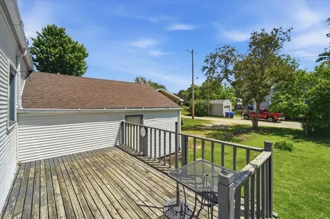 203 1st Avenue NE Oelwein IA 50662