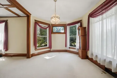 203 1st Avenue NE Oelwein IA 50662