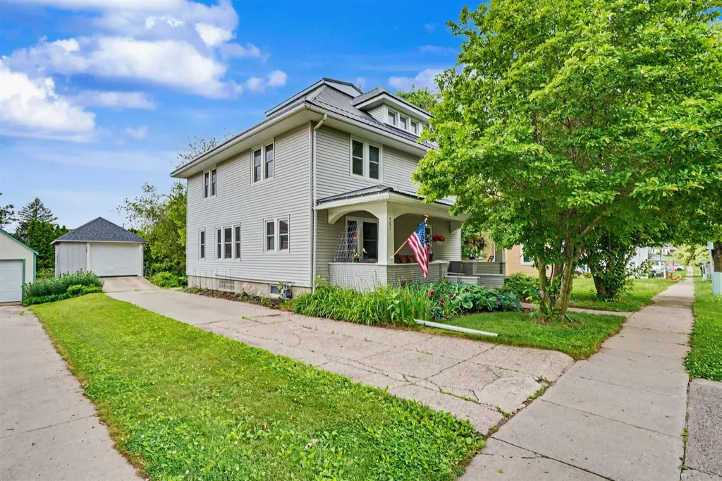 502 South Page Street Monona IA 52159