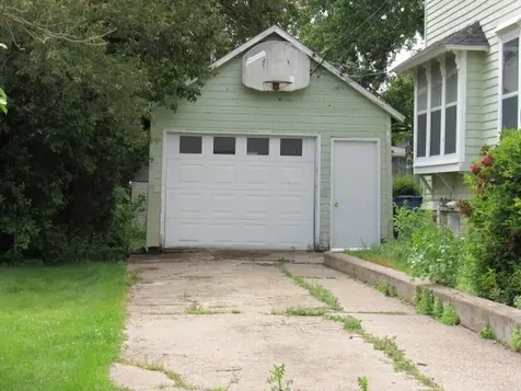 424 S Chestnut Street Monticello IA 52310