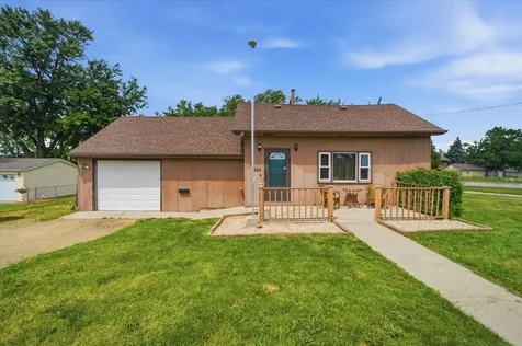 1902 12th Street Eldora IA 50627