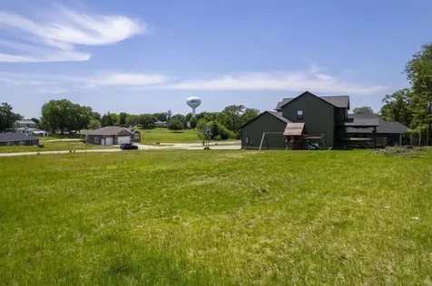 118 Deerfield Circle Waverly IA 50677