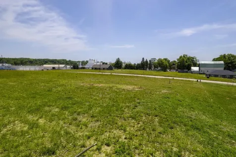 118 Deerfield Circle Waverly IA 50677
