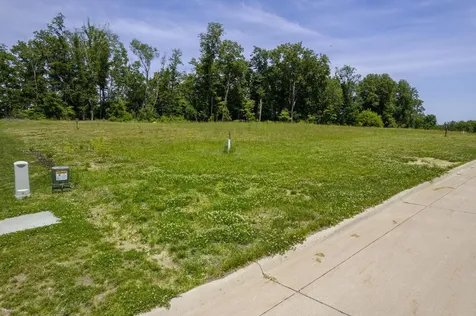 118 Deerfield Circle Waverly IA 50677