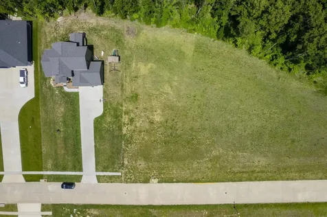 118 Deerfield Circle Waverly IA 50677