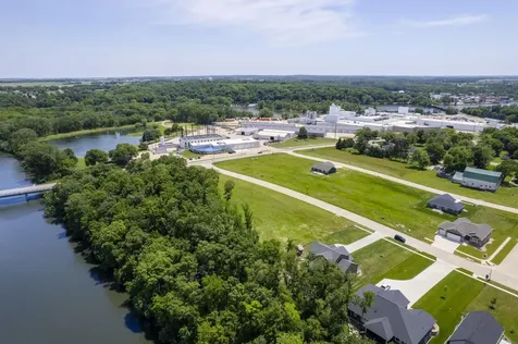 118 Deerfield Circle Waverly IA 50677