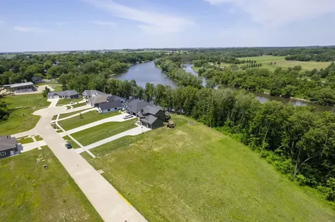 118 Deerfield Circle Waverly IA 50677