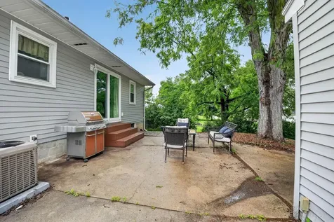 2614 Garden Avenue Cedar Falls IA 50613