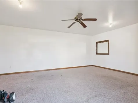 323 N Frederick Avenue Oelwein IA 50662