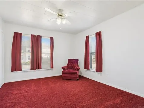 323 N Frederick Avenue Oelwein IA 50662