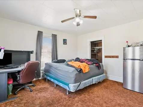 323 N Frederick Avenue Oelwein IA 50662
