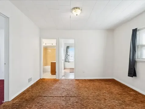 323 N Frederick Avenue Oelwein IA 50662