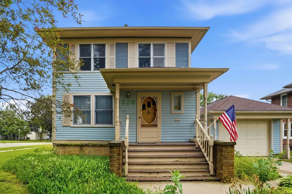 520 2nd Street SE Oelwein IA 50662