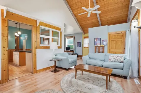 520 2nd Street SE Oelwein IA 50662