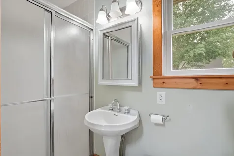 520 2nd Street SE Oelwein IA 50662