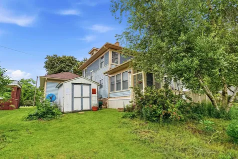 520 2nd Street SE Oelwein IA 50662