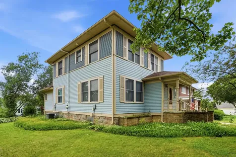 520 2nd Street SE Oelwein IA 50662