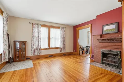 520 2nd Street SE Oelwein IA 50662