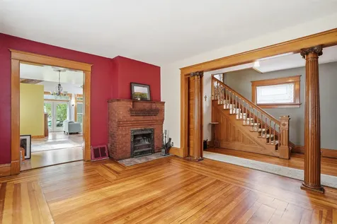 520 2nd Street SE Oelwein IA 50662