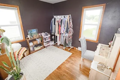 1937 W 7th Street Waterloo IA 50702