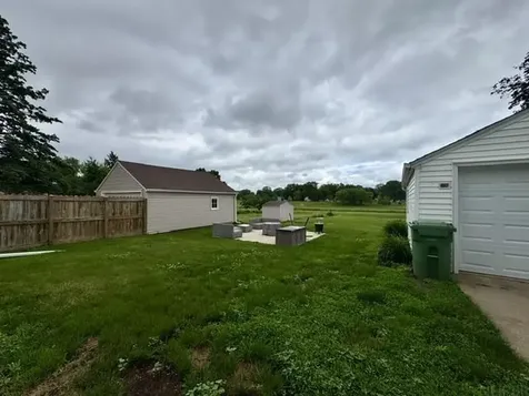 1937 W 7th Street Waterloo IA 50702