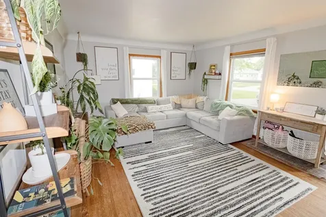 1937 W 7th Street Waterloo IA 50702