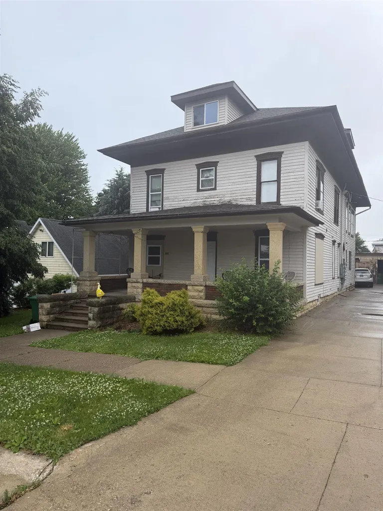 106 S Page Street Monona IA 52159