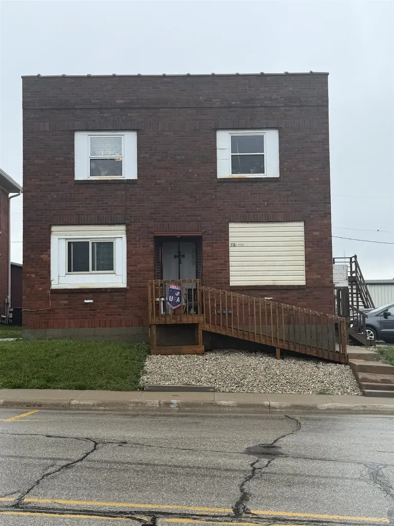 113 N Main Street Monona IA 52159
