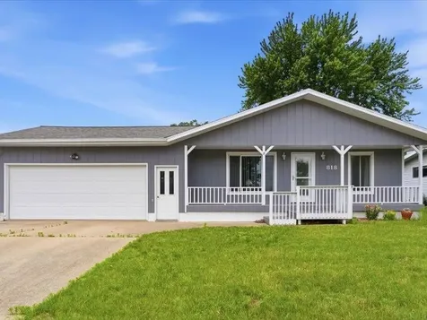 818 Sycamore Street Janesville IA 50647