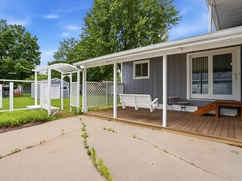 818 Sycamore Street Janesville IA 50647
