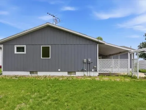 818 Sycamore Street Janesville IA 50647