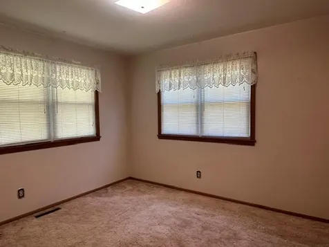607 9th Street Charles City IA 50616