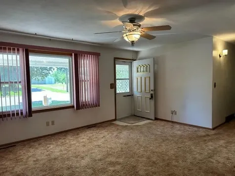607 9th Street Charles City IA 50616