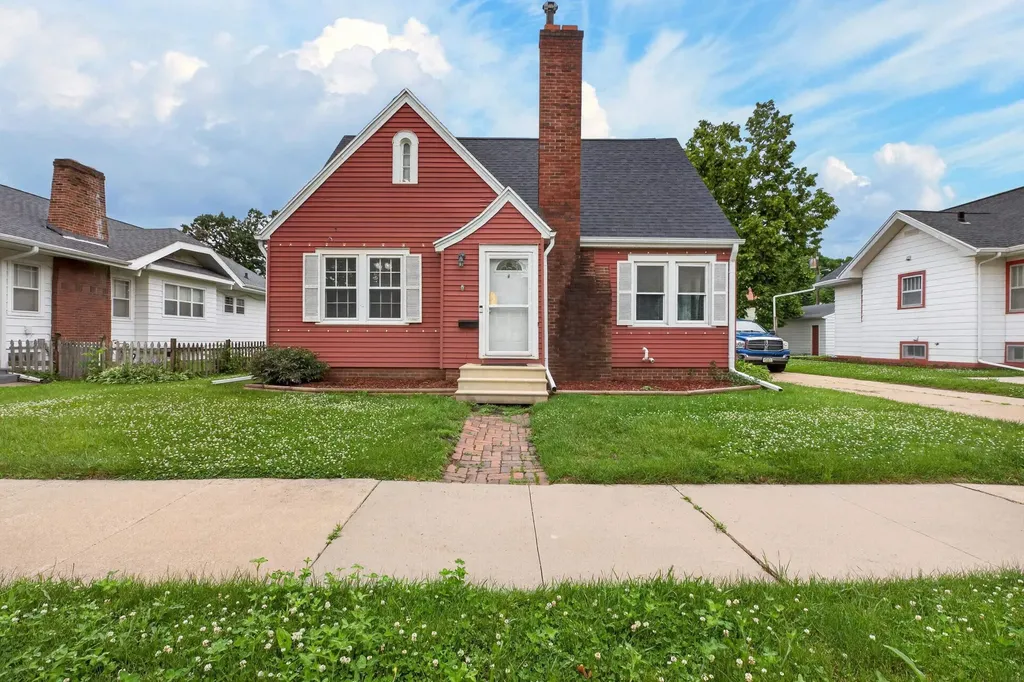 428 Kingsley Avenue Waterloo IA 50701