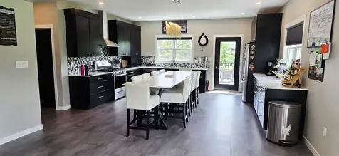 2988 Cottonwood Place Charles City IA 50616
