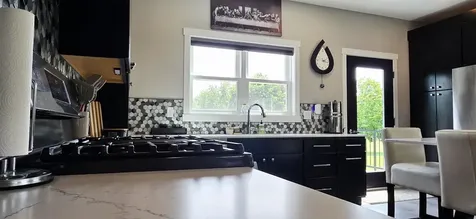 2988 Cottonwood Place Charles City IA 50616