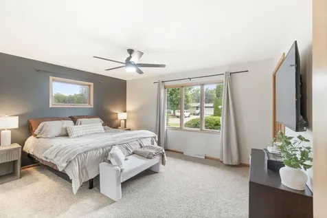 1162 Ridgemont Road Waterloo IA 50701