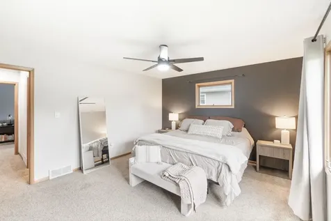 1162 Ridgemont Road Waterloo IA 50701