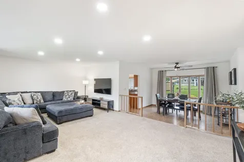 1162 Ridgemont Road Waterloo IA 50701