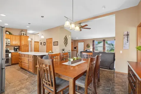 1414 Robertson Road Waverly IA 50677